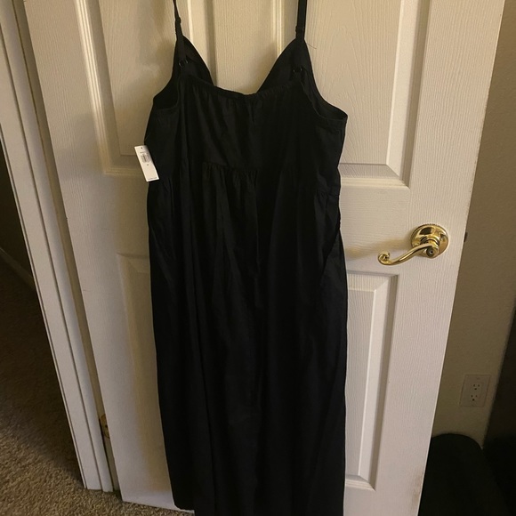 Old Navy Dresses & Skirts - Old Navy Black Swing Maxi Dress